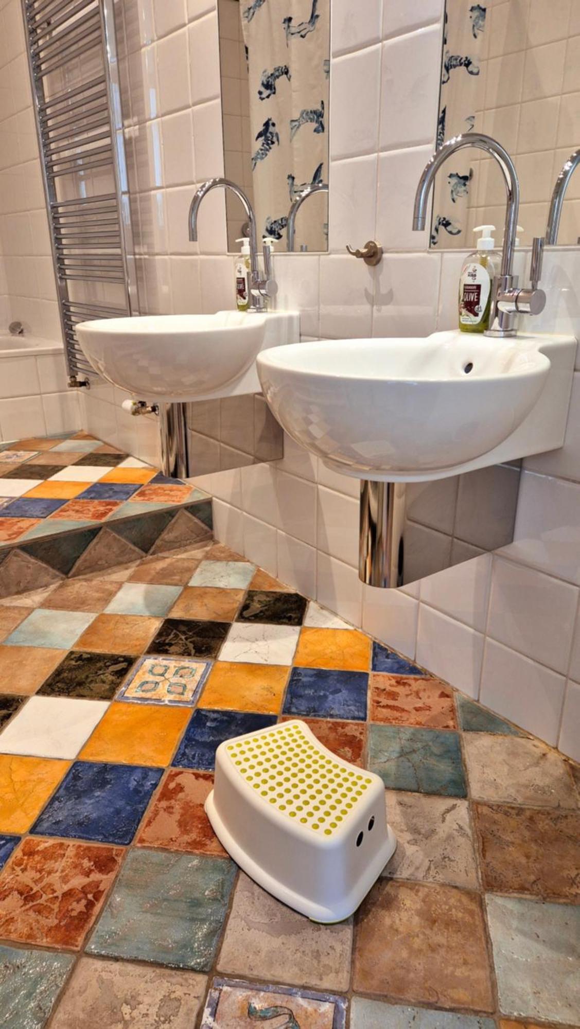 Sunny And Spacious Near Centre Appartement *